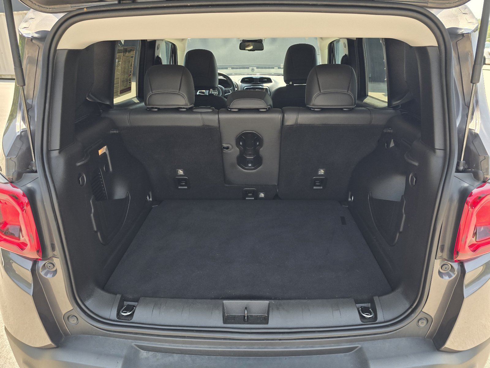 Used 2021 Jeep Renegade Trailhawk w/ Luxury Group III AWD/4WD image 26