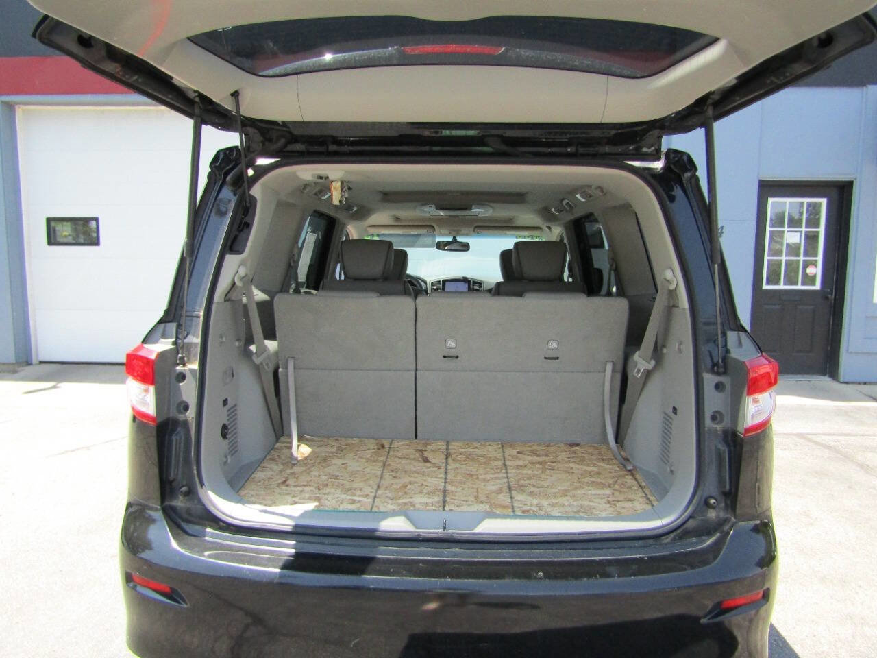 Used 2015 Nissan Quest Platinum FWD image 14