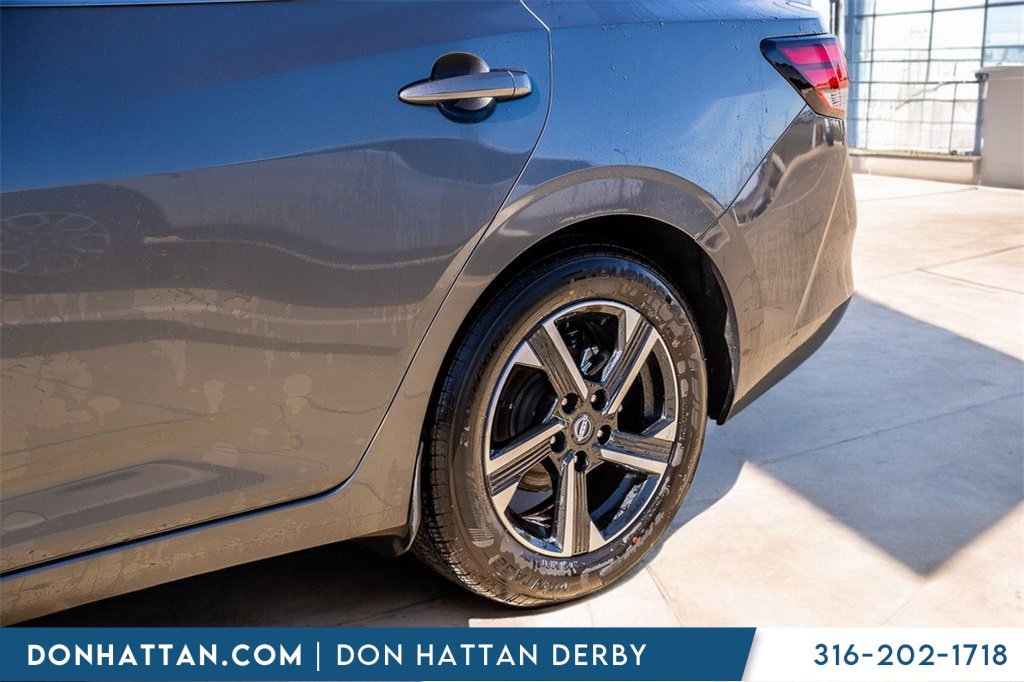 Used 2024 Nissan Sentra SV image 33