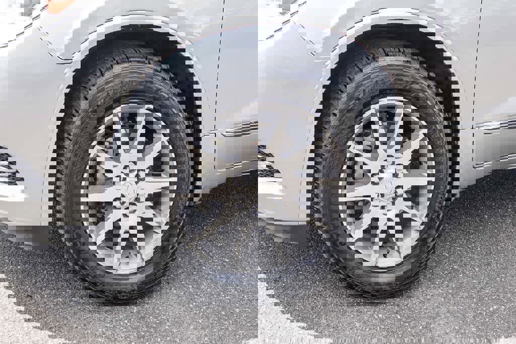 Used 2013 Buick Enclave Leather image 9