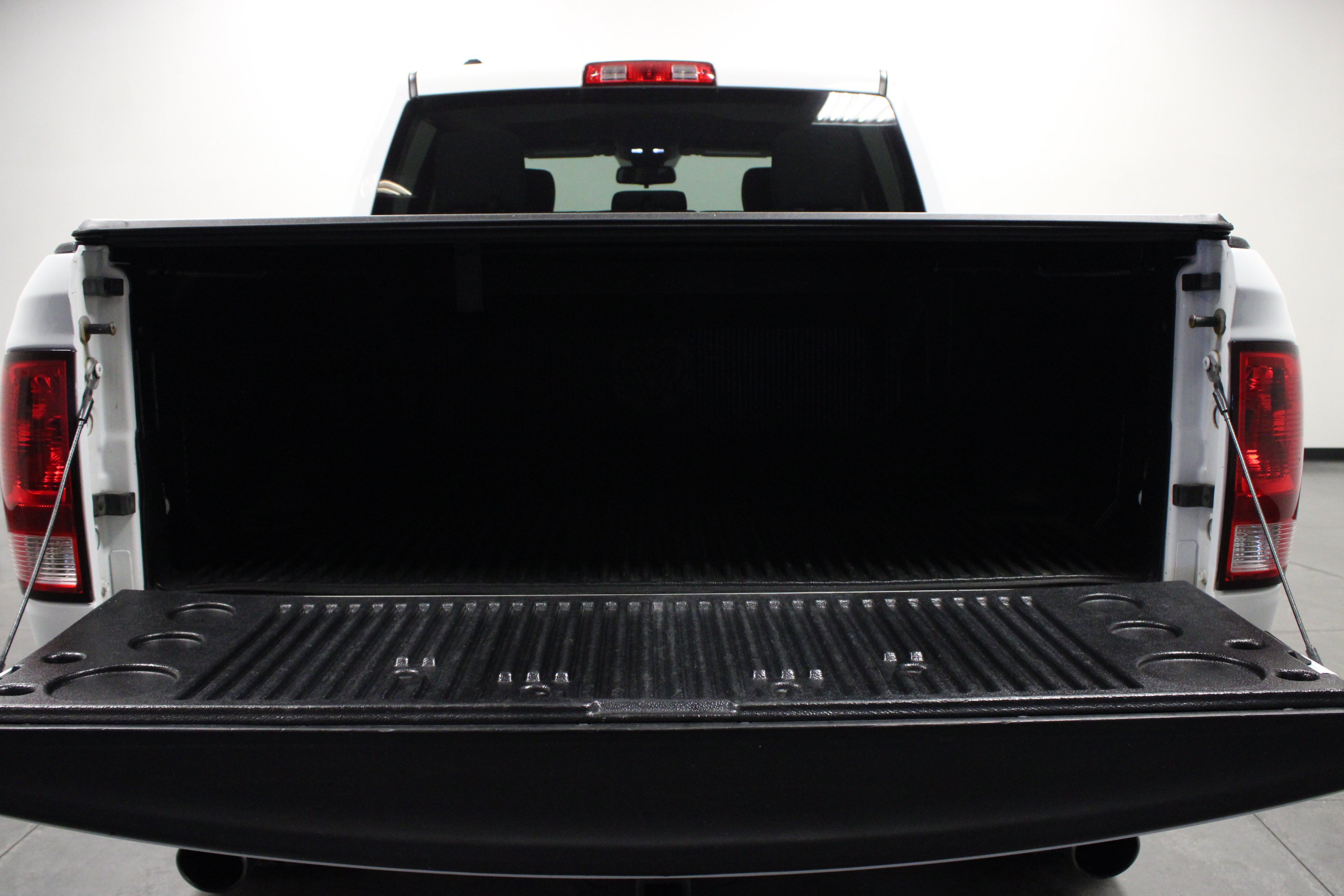 Used 2015 RAM 1500 Express AWD/4WD image 14