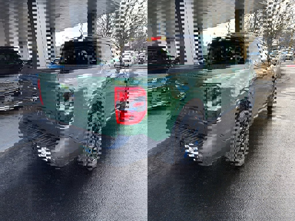 New 2025 Ford Maverick Lariat w/ Black Appearance Package image 4