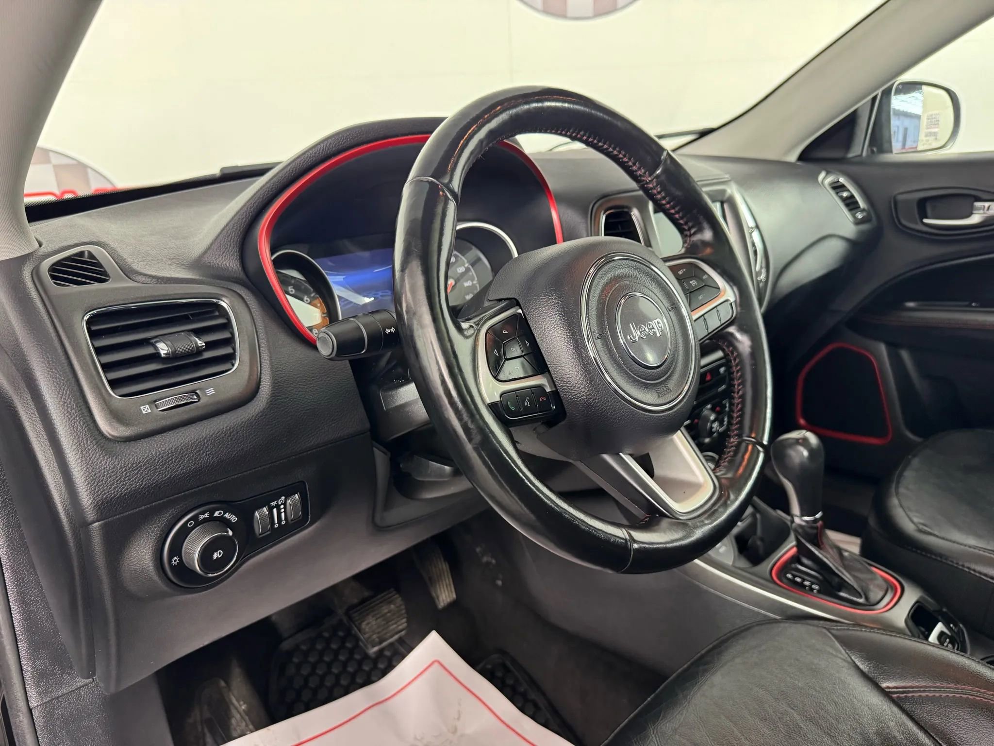 Used 2018 Jeep Compass Trailhawk w/ Leather Interior Group image 10