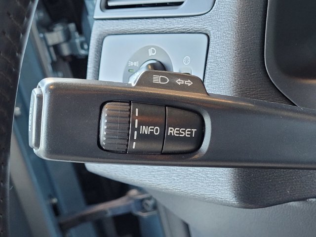 Used 2012 Volvo C70 T5 FWD image 13
