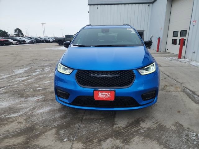 New 2026 Chrysler Pacifica Select w/ S Appearance Package image 8