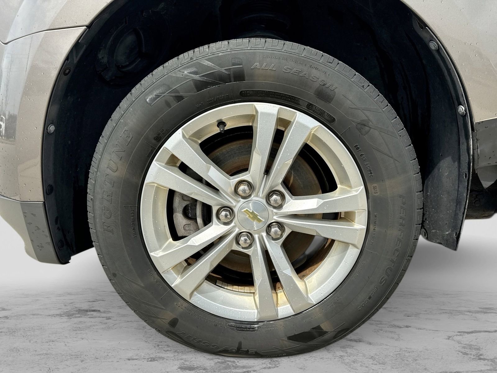 Used 2010 Chevrolet Equinox LS FWD image 4