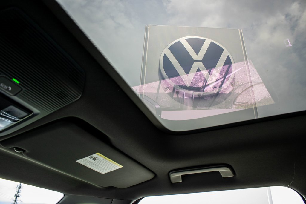 New 2025 Volkswagen ID. Buzz Pro S Plus image 2