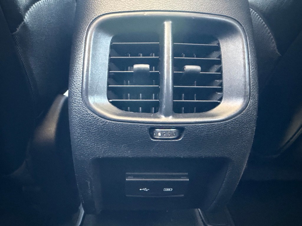 Used 2019 Jeep Cherokee Latitude Plus FWD image 28