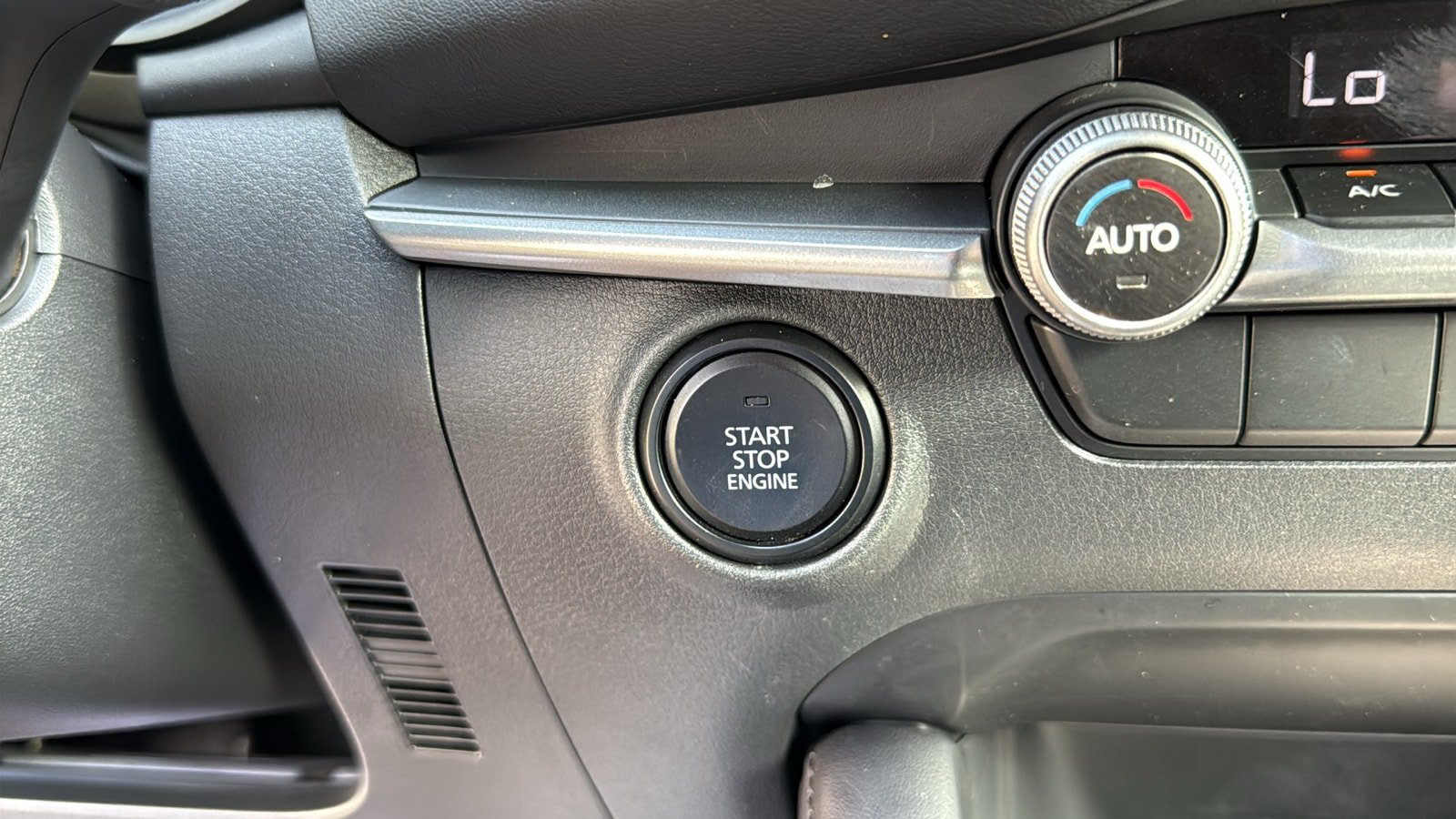 Certified 2025 MAZDA MAZDA3 s Sport FWD image 19