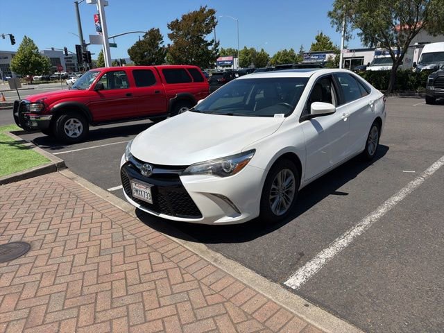 Used 2017 Toyota Camry SE w/ Moonroof Package FWD image 13