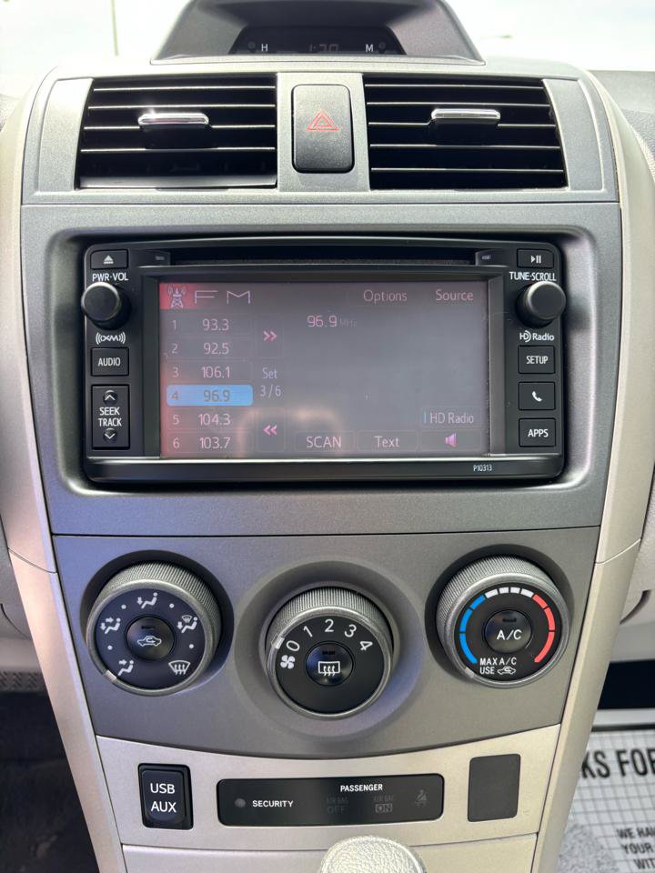 Used 2012 Toyota Corolla LE FWD image 17