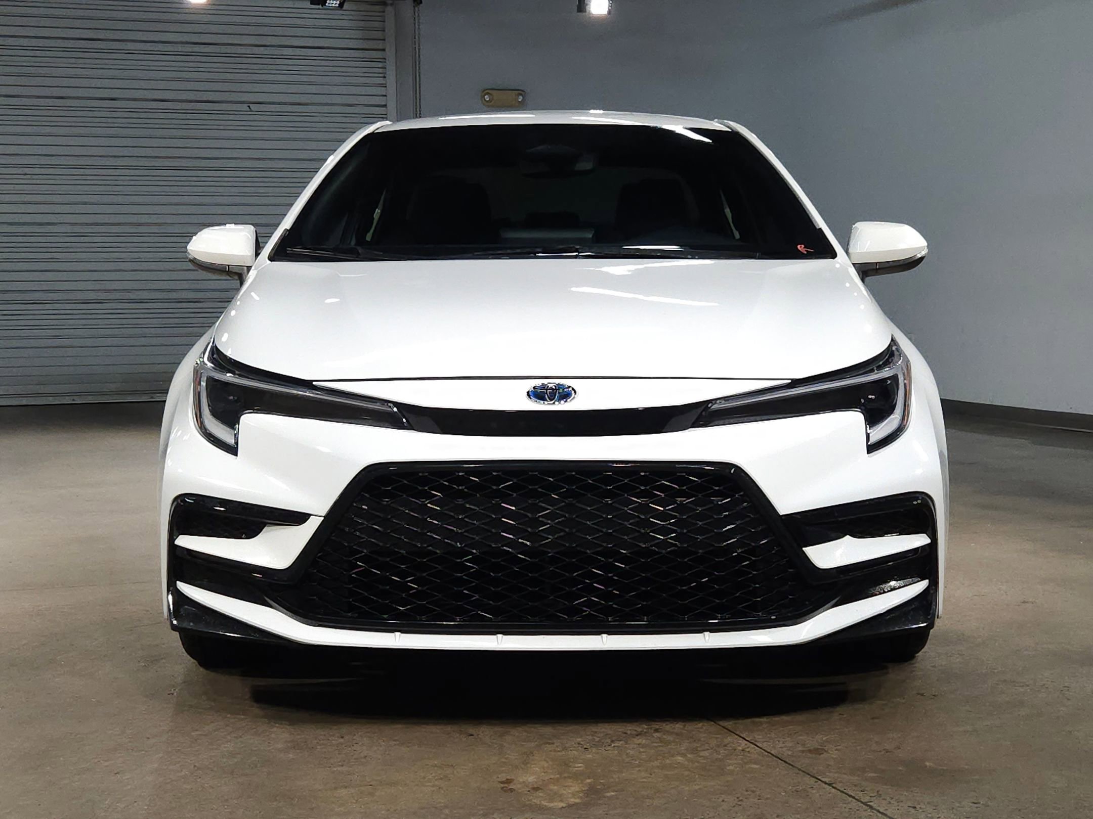 Used 2024 Toyota Corolla SE image 2