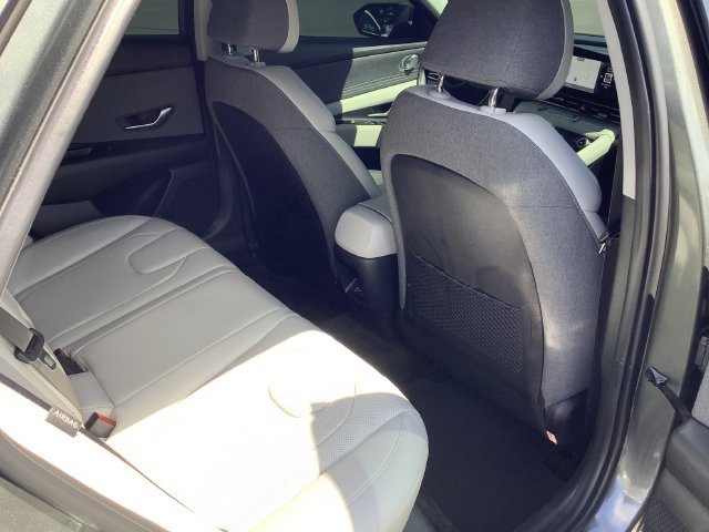 Used 2025 Hyundai Elantra Limited FWD image 33