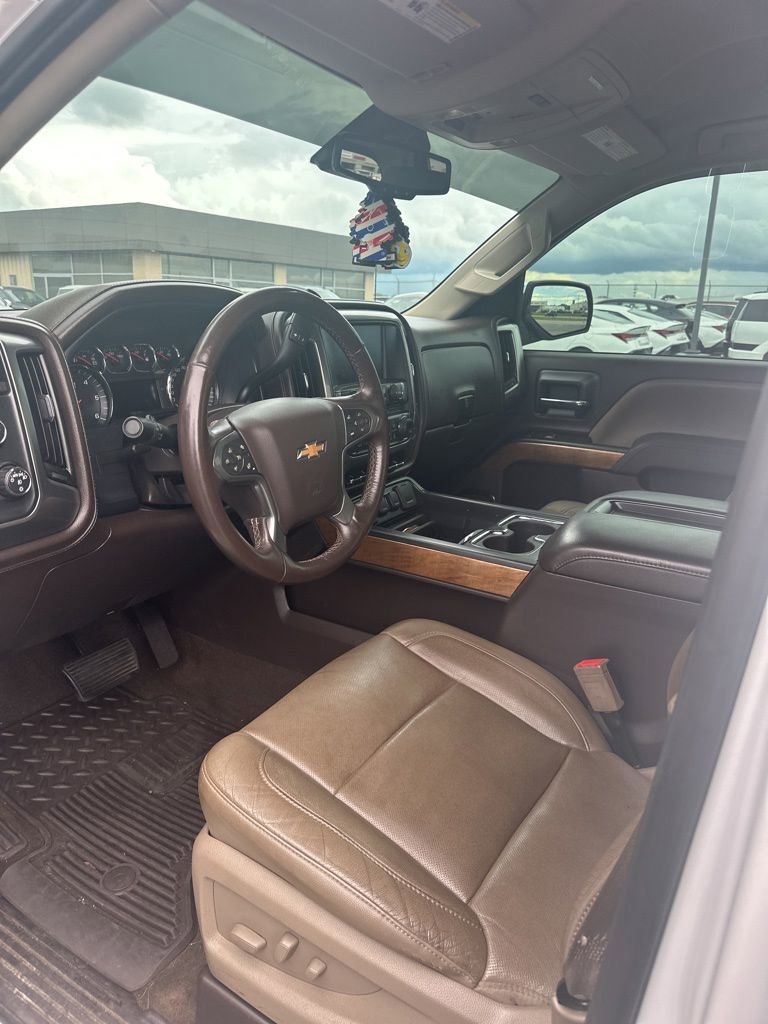 Used 2015 Chevrolet Silverado 1500 LTZ w/ LTZ Plus Package AWD/4WD image 6