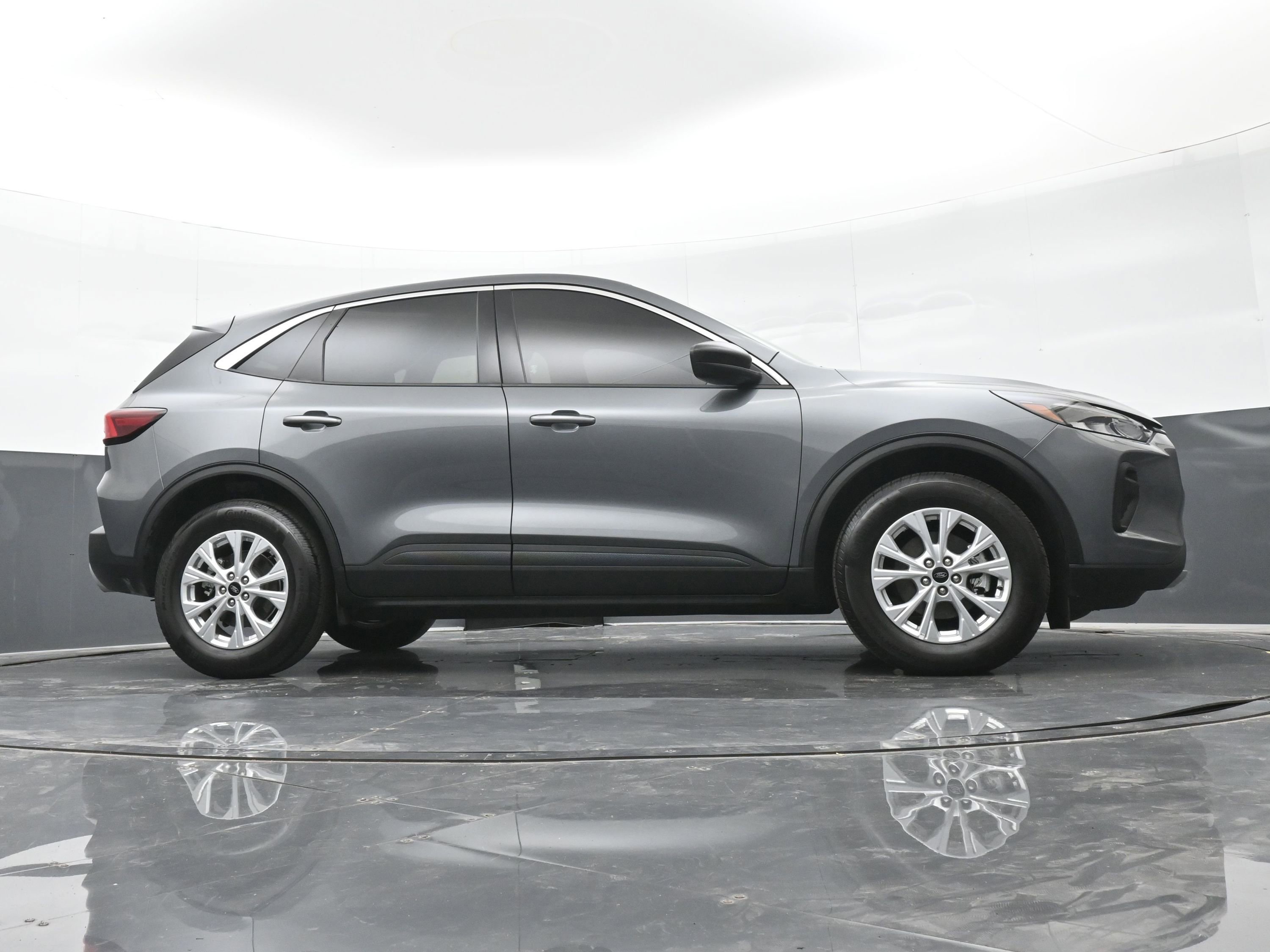 Used 2024 Ford Escape Active AWD/4WD image 32