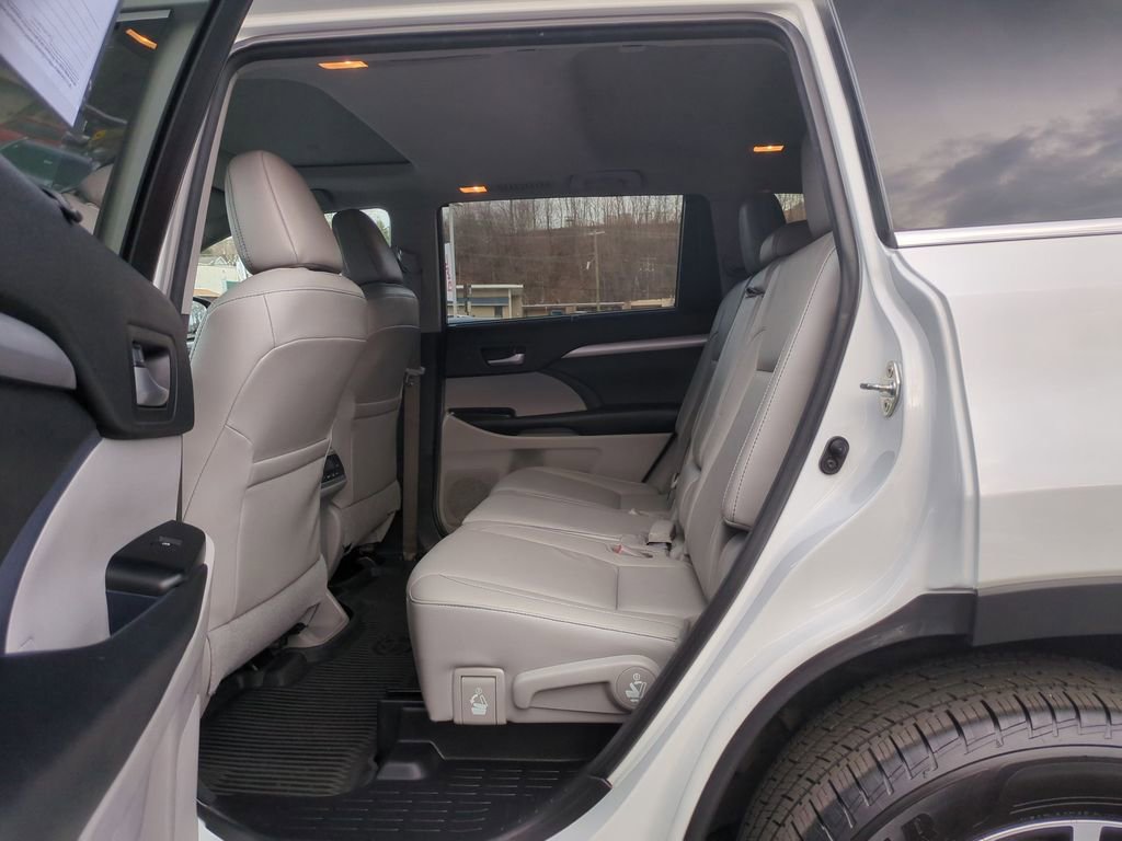 Used 2017 Toyota Highlander XLE image 15