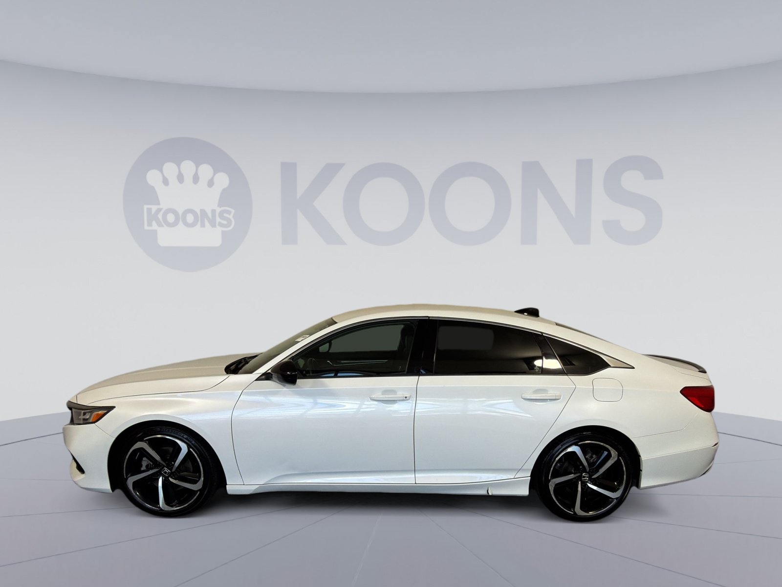 Used 2022 Honda Accord Sport image 2