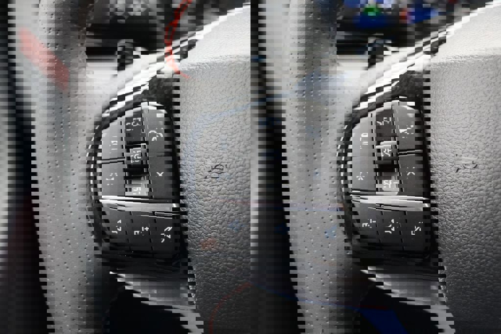 Used 2025 Ford Explorer ST image 22