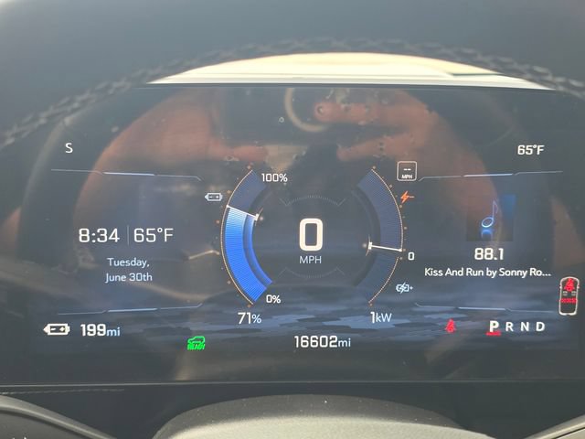 Used 2024 Chevrolet Blazer EV LT AWD/4WD image 35