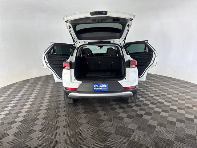 Used 2025 Chevrolet TrailBlazer LT AWD/4WD image 18