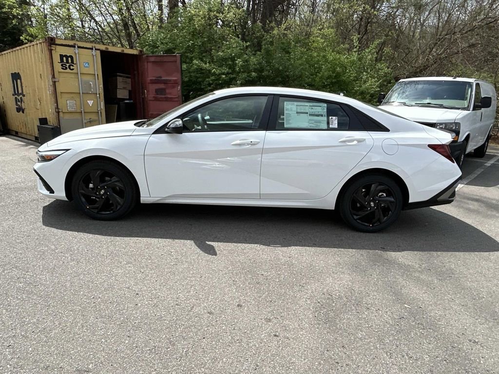 New 2026 Hyundai Elantra Sport image 4