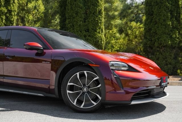 Used 2022 Porsche Taycan 4 Cross Turismo w/ Premium Package AWD/4WD image 7