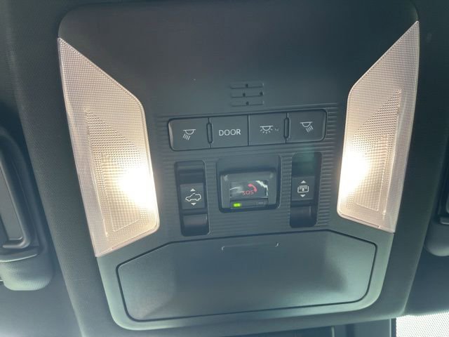 Used 2025 Toyota RAV4 XSE w/ Advanced Technology Package AWD/4WD image 30