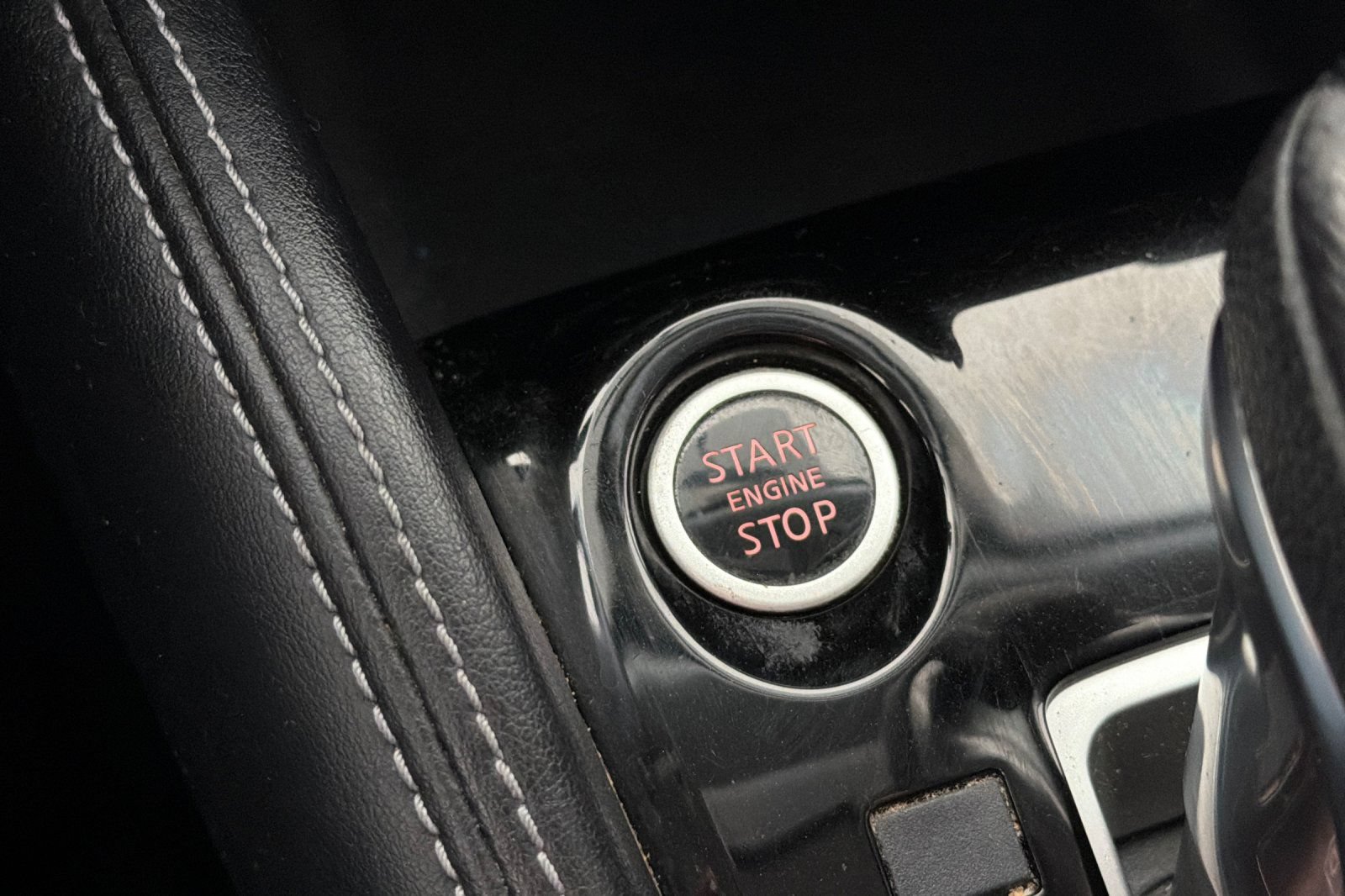 Used 2019 Nissan Kicks SR FWD image 24