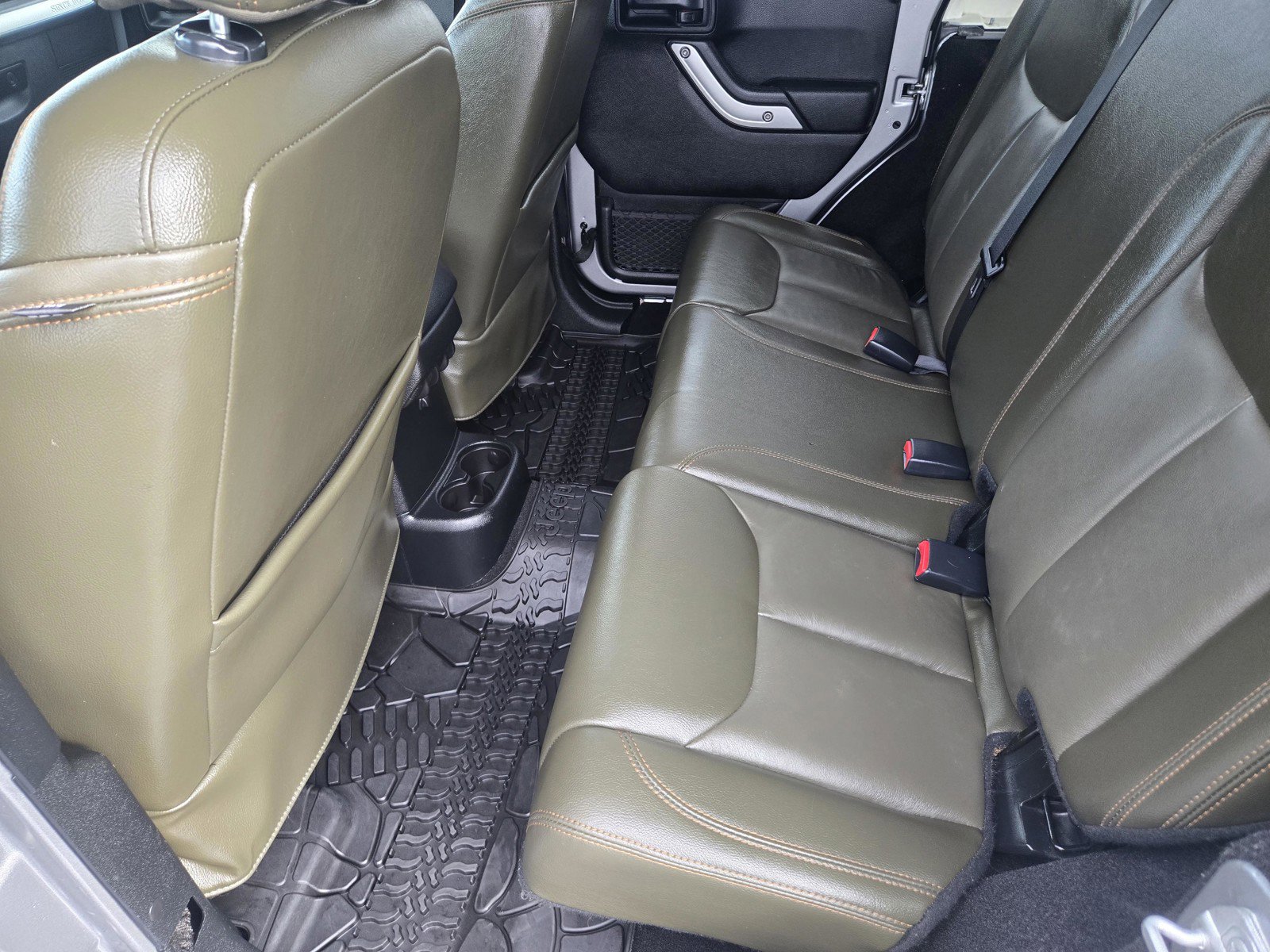 Used 2017 Jeep Wrangler Unlimited Sahara w/ Connectivity Group image 6