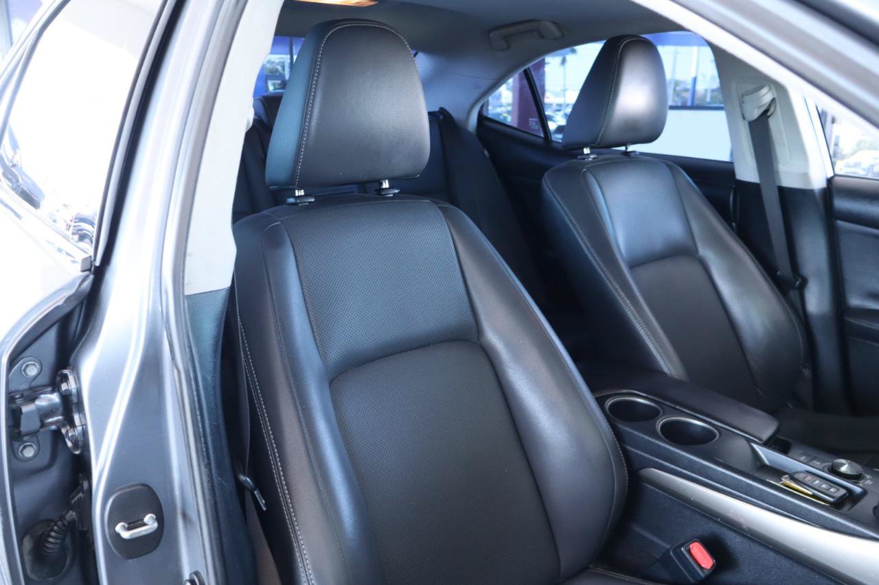 Used 2016 Lexus IS 200t RWD image 37