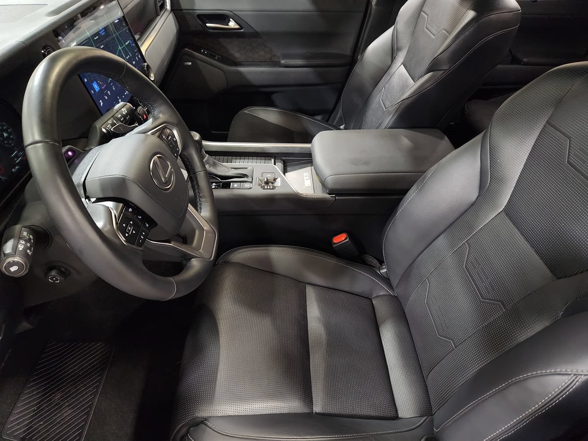 Used 2024 Lexus GX 550 w/ Accessory Package (Z1) AWD/4WD image 29