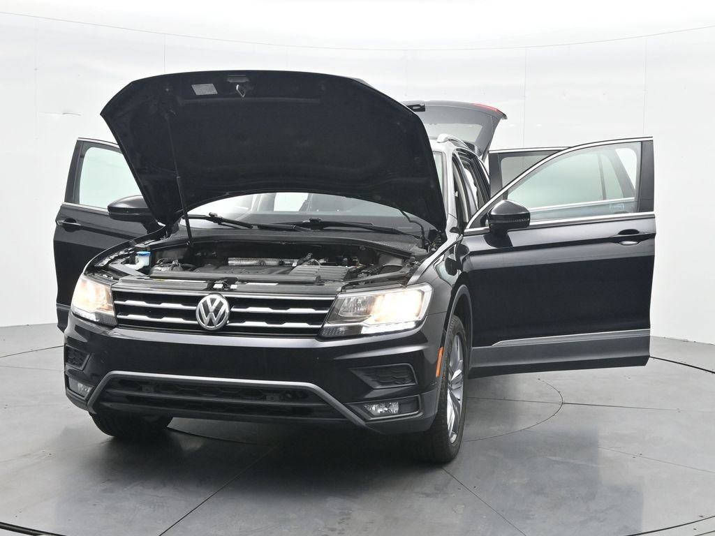 Used 2020 Volkswagen Tiguan SEL AWD/4WD image 34