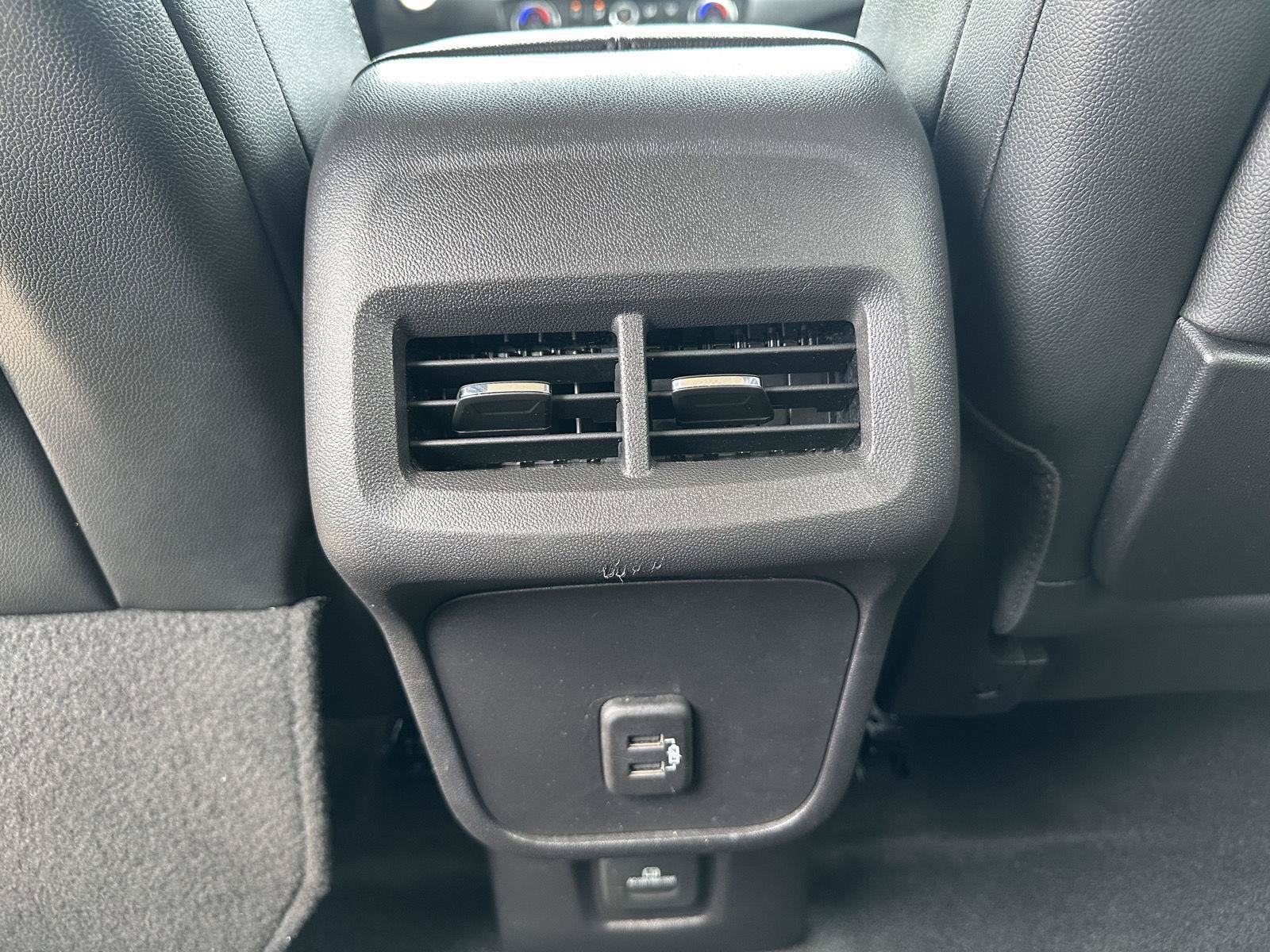 Used 2024 GMC Terrain SLT AWD/4WD image 13