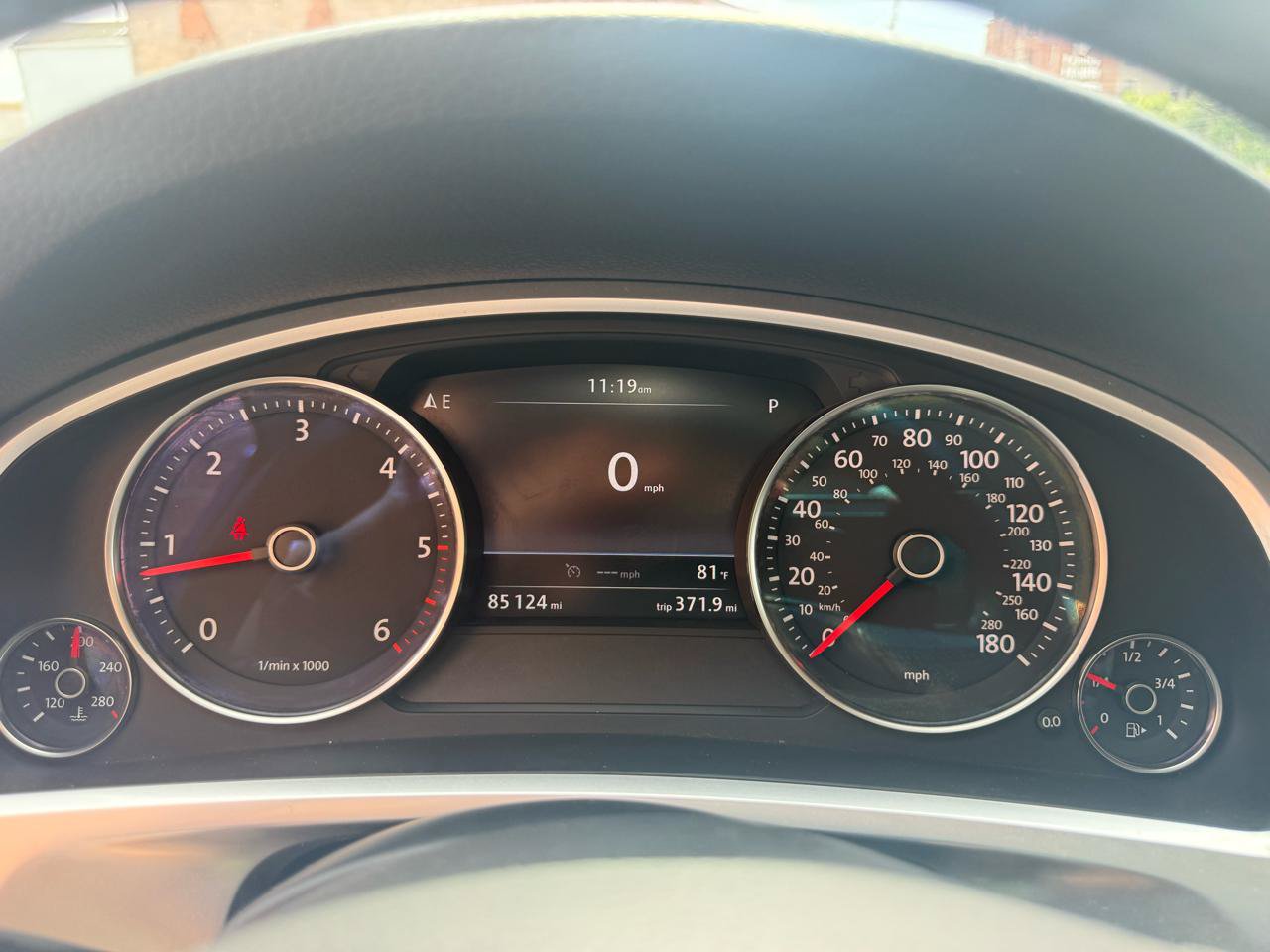 Used 2014 Volkswagen Touareg TDI AWD/4WD image 14