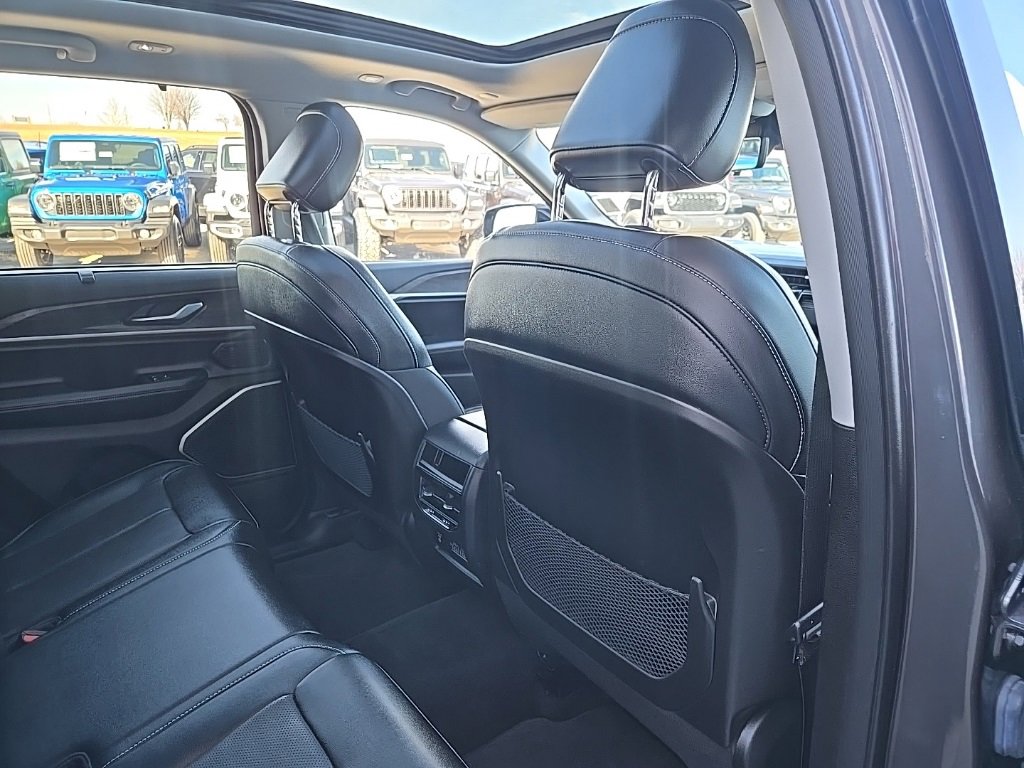 Used 2022 Jeep Grand Cherokee Limited 4xe w/ Luxury Tech Group II image 91