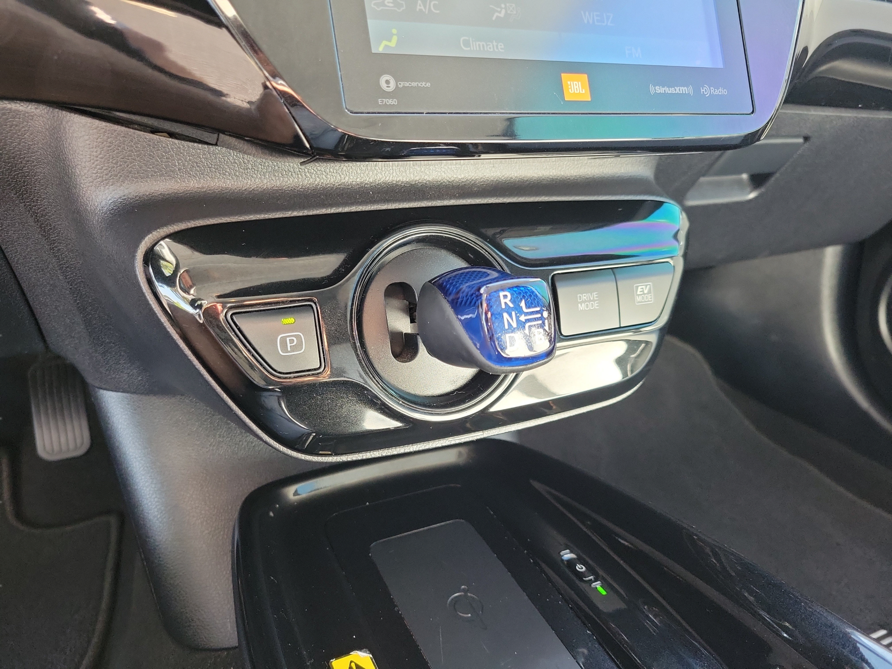 Used 2020 Toyota Prius Limited w/ Premium Convenience Package FWD image 19