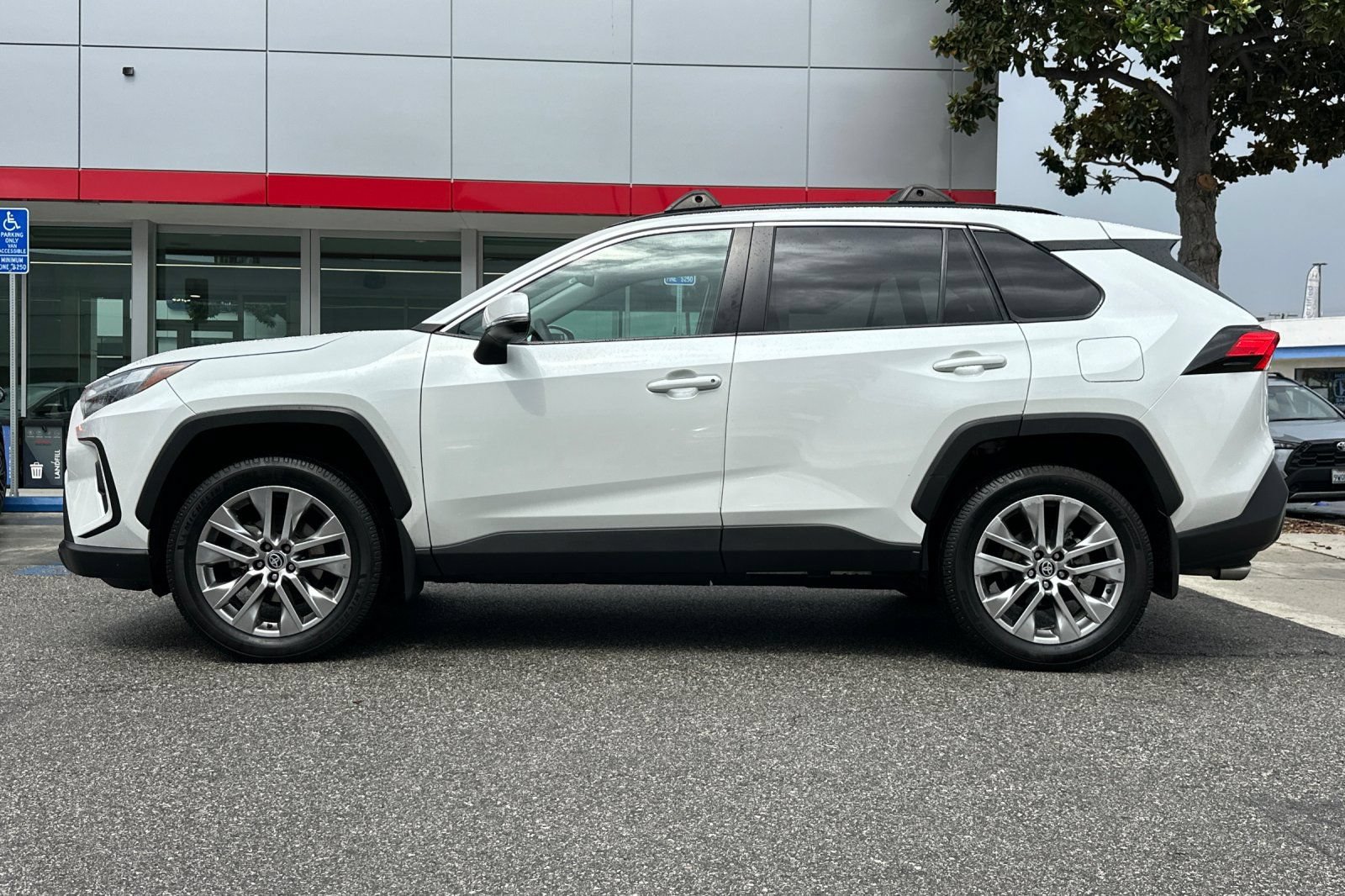 Used 2024 Toyota RAV4 XLE Premium FWD image 7