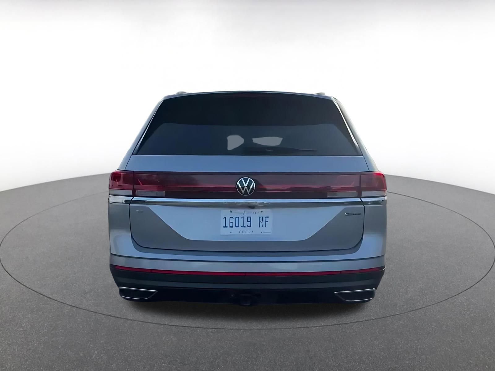 Used 2025 Volkswagen Atlas SE image 12