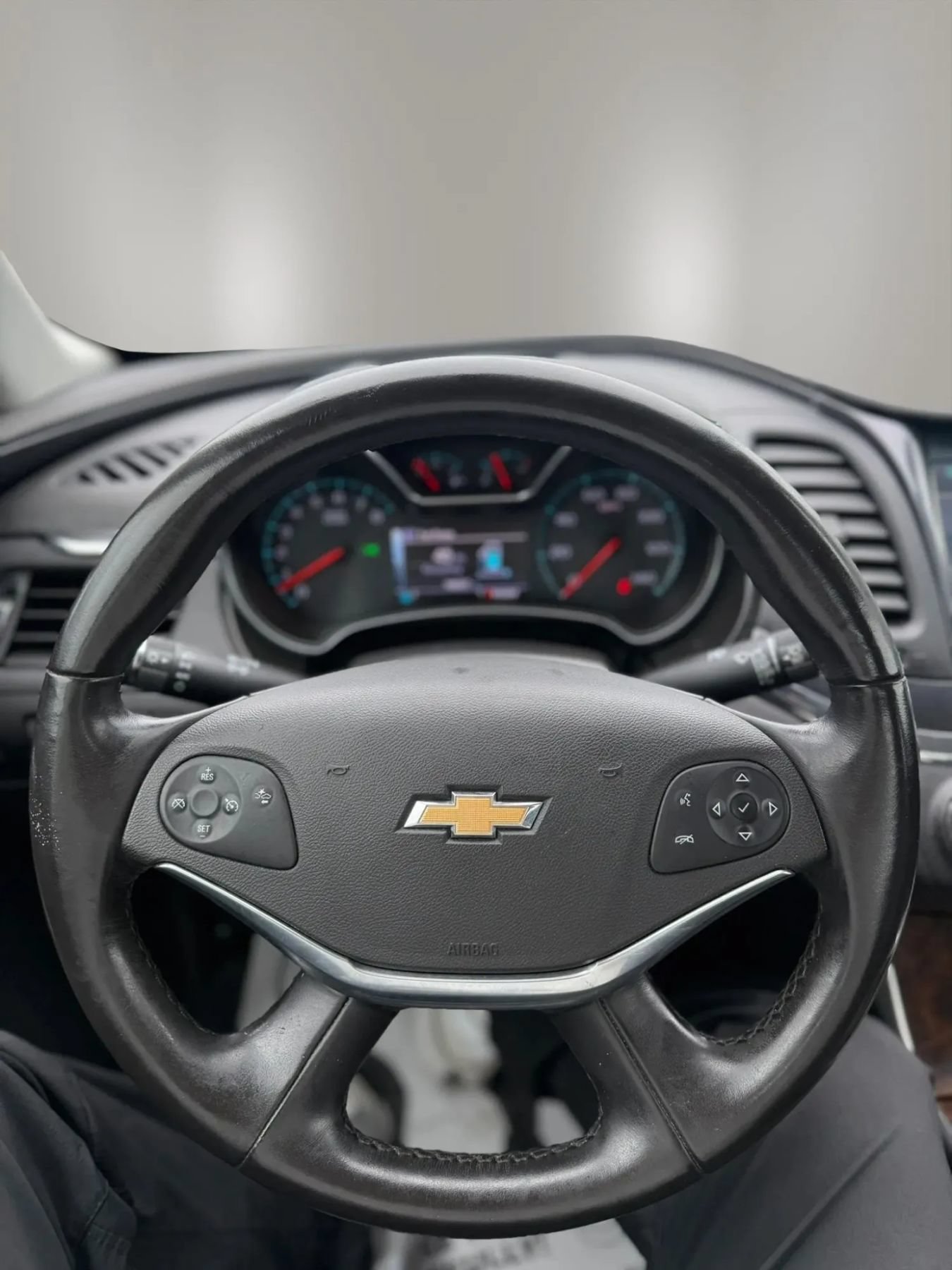 Used 2015 Chevrolet Impala LTZ FWD image 13