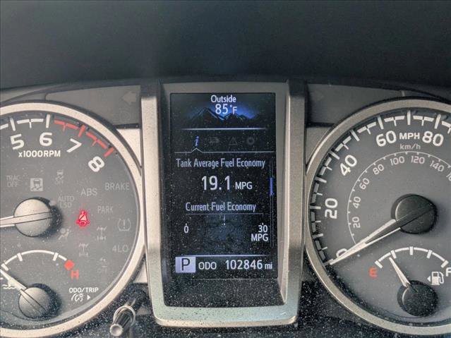 Used 2022 Toyota Tacoma SR5 w/ Technology Package image 10