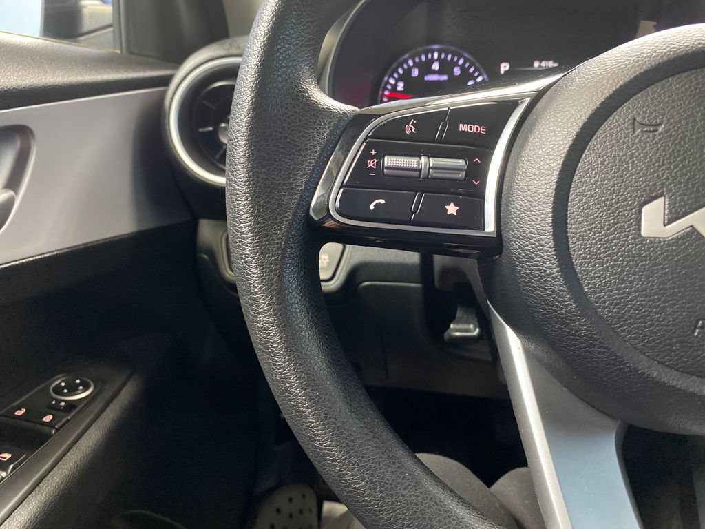 Used 2024 Kia Forte LXS FWD image 19
