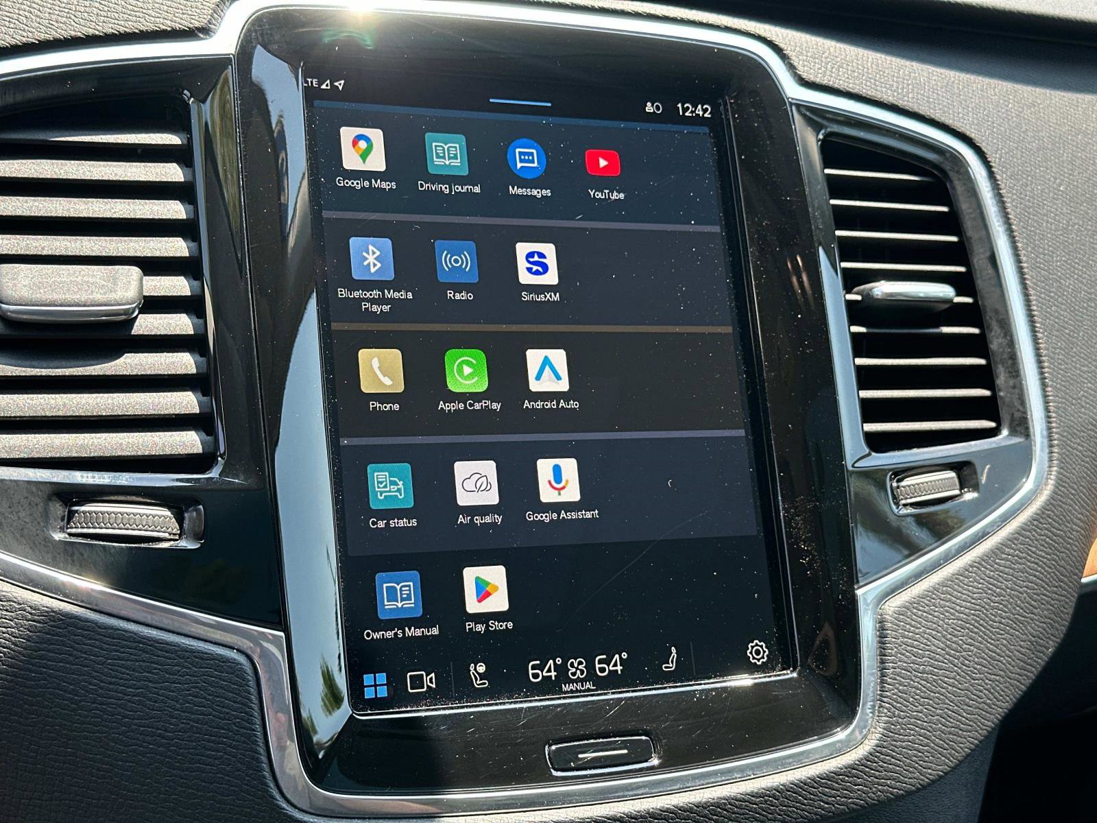 Certified 2025 Volvo XC90 B6 Plus image 11