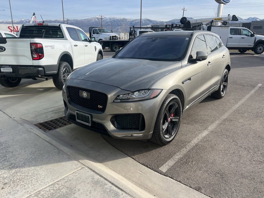 Used 2020 Jaguar F-PACE S image 16