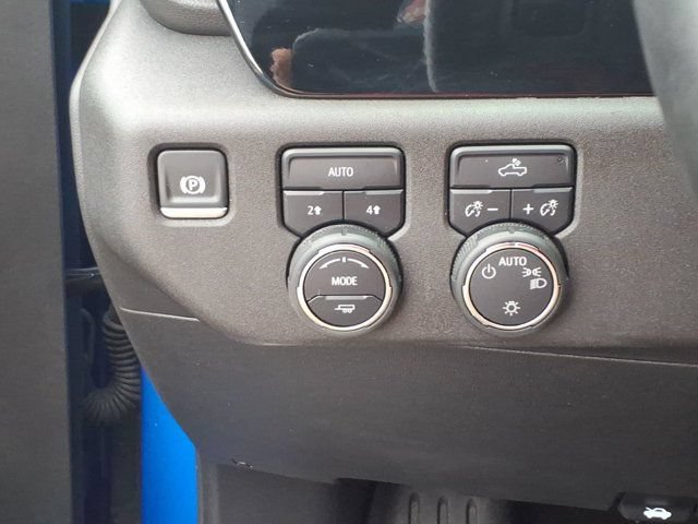Used 2025 Chevrolet Silverado 1500 LT AWD/4WD image 19