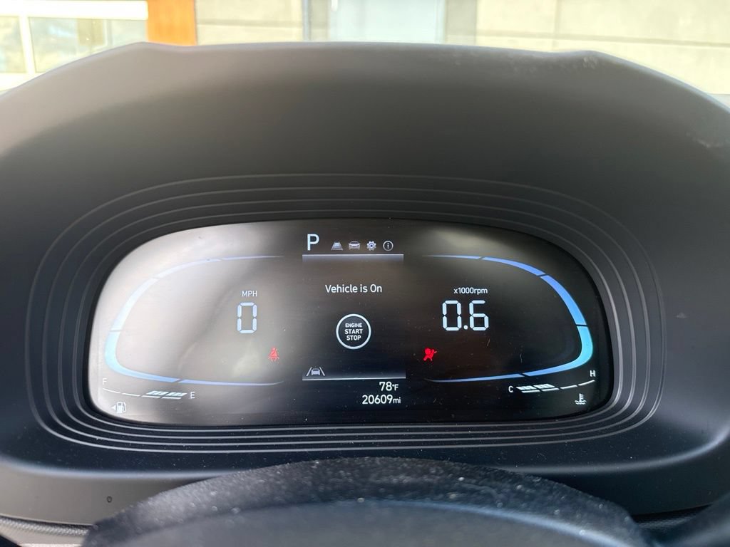 Used 2024 Hyundai Venue SEL FWD image 9