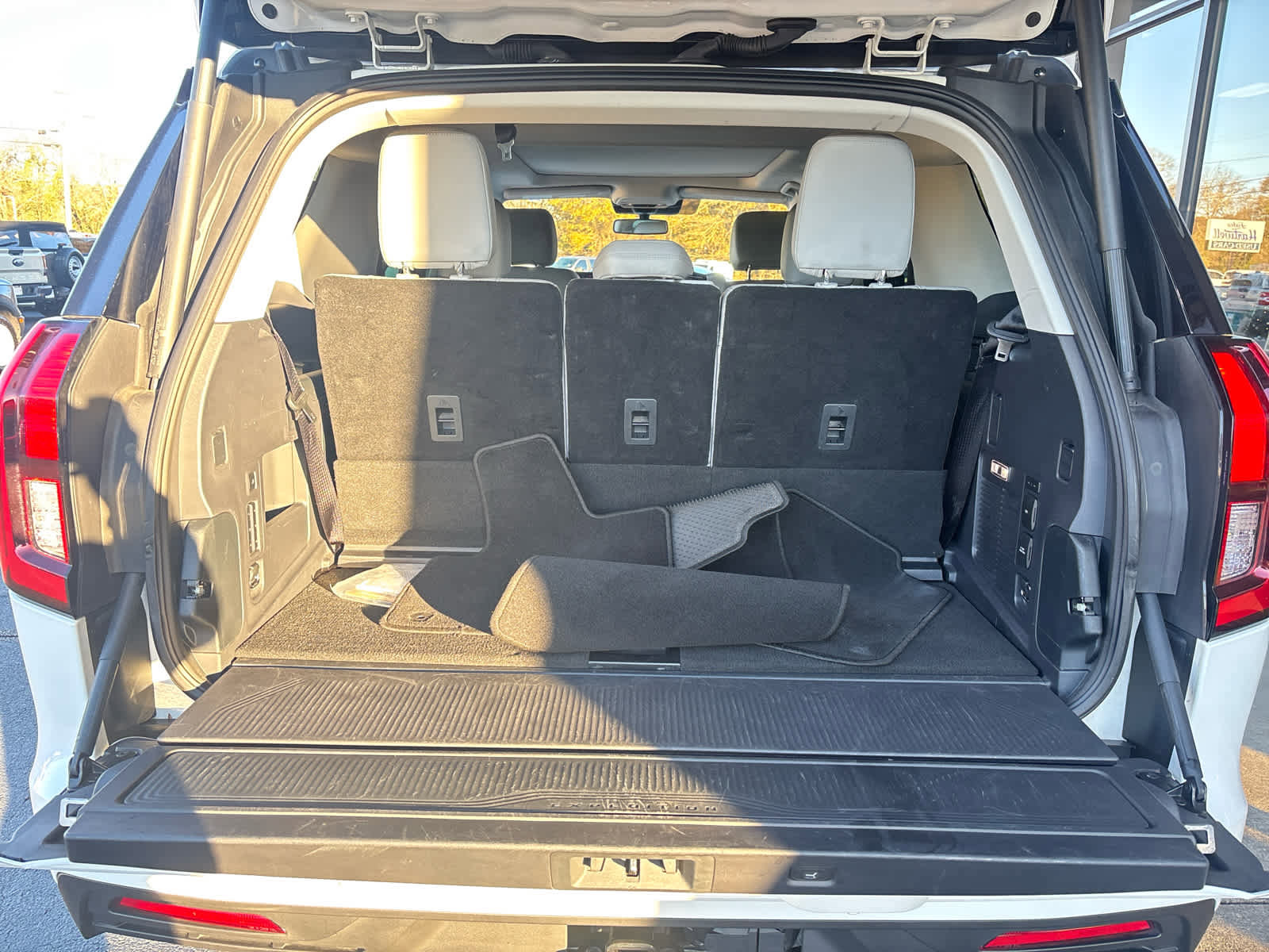 Used 2025 Ford Expedition Active image 25