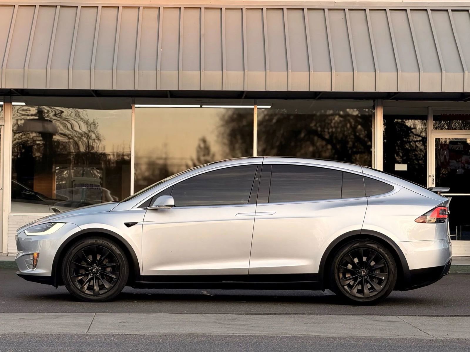 Used 2018 Tesla Model X 75D image 6