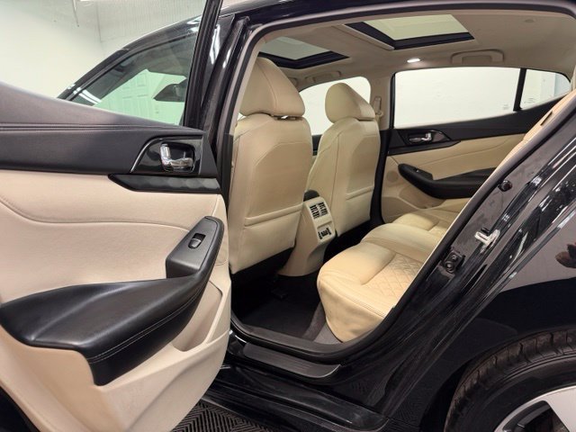 Used 2023 Nissan Maxima Platinum FWD image 26