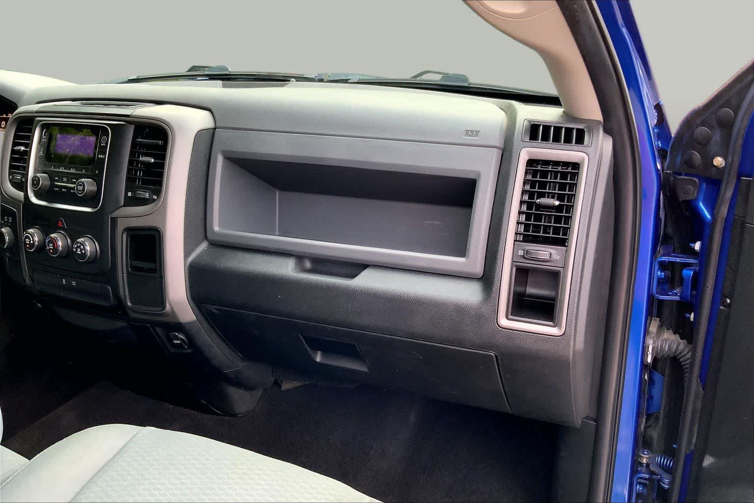 Used 2018 RAM 1500 ST w/ SXT Appearance Group AWD/4WD image 19