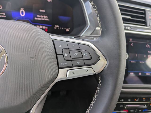 Certified 2023 Volkswagen Tiguan SE w/ Panoramic Sunroof Package FWD image 28